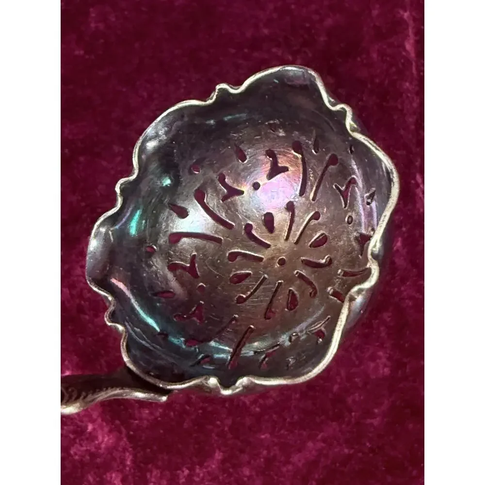 Vintage Silverplate Sugar Sifter Spoon – Scalloped Bowl Floral Handle